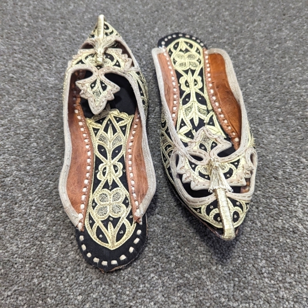 Handmade leather and embroidered slip on sandals shoes for women